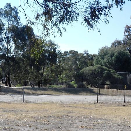 Magdala Motor Lodge & Lakeside Restaurant Stawell Dış mekan fotoğraf